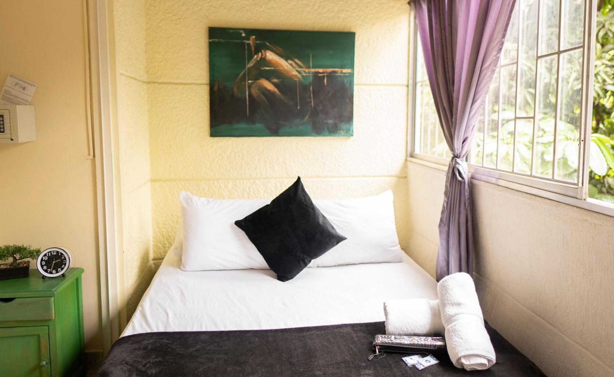 Buntes House-Casa Hotel Laureles-Estadio ميديلين المظهر الخارجي الصورة