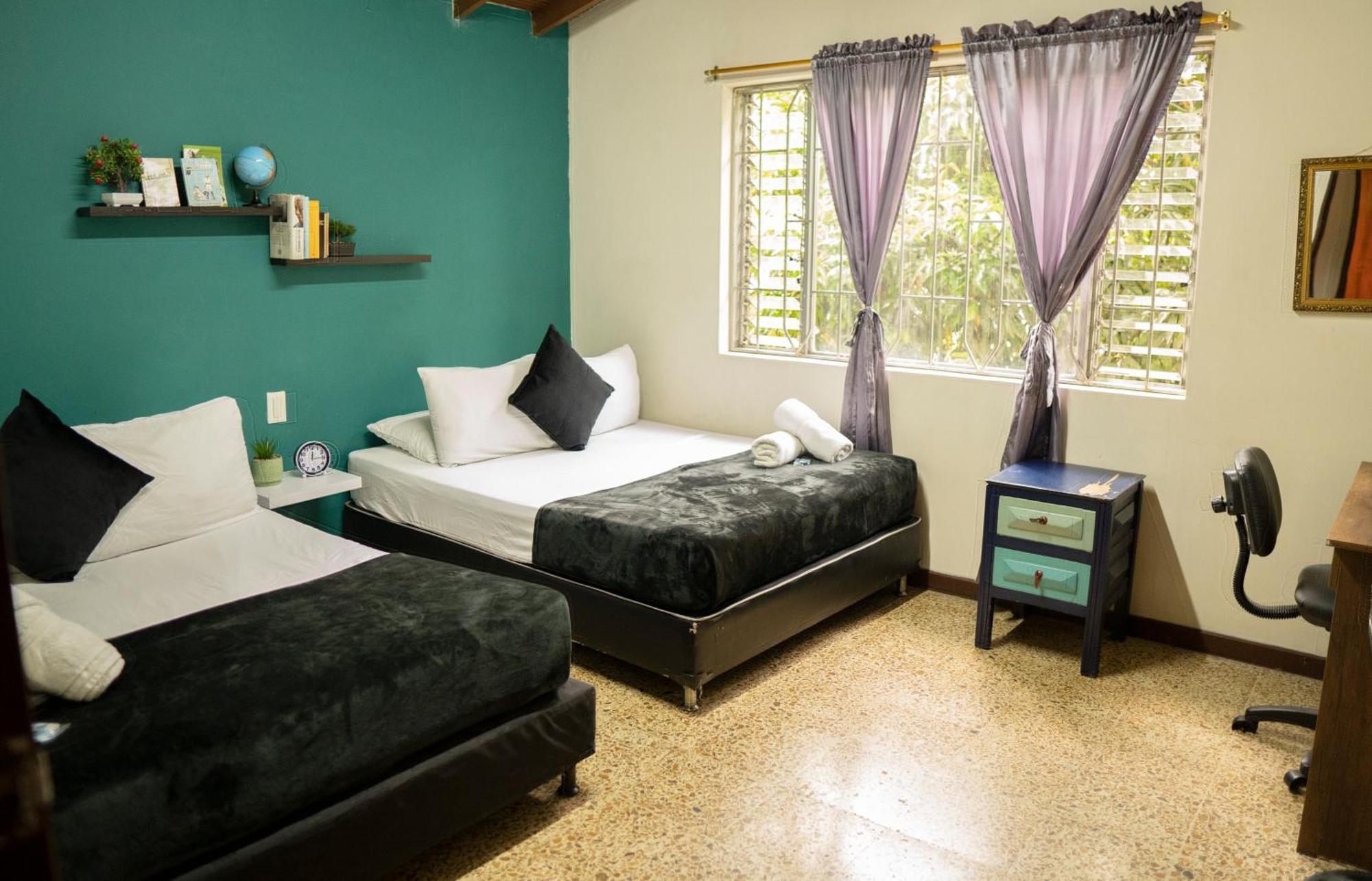 Buntes House-Casa Hotel Laureles-Estadio ميديلين المظهر الخارجي الصورة