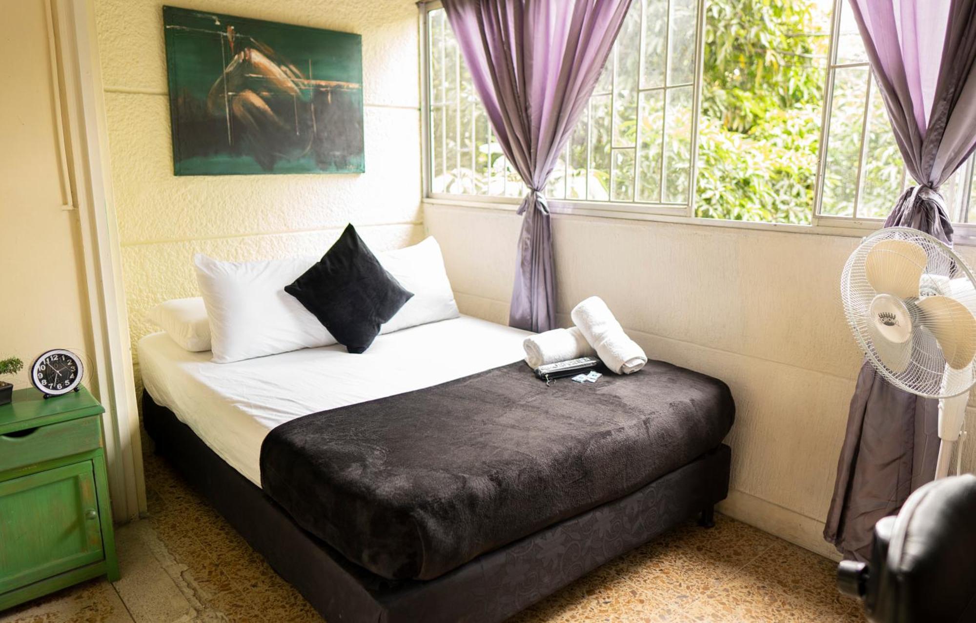 Buntes House-Casa Hotel Laureles-Estadio ميديلين المظهر الخارجي الصورة