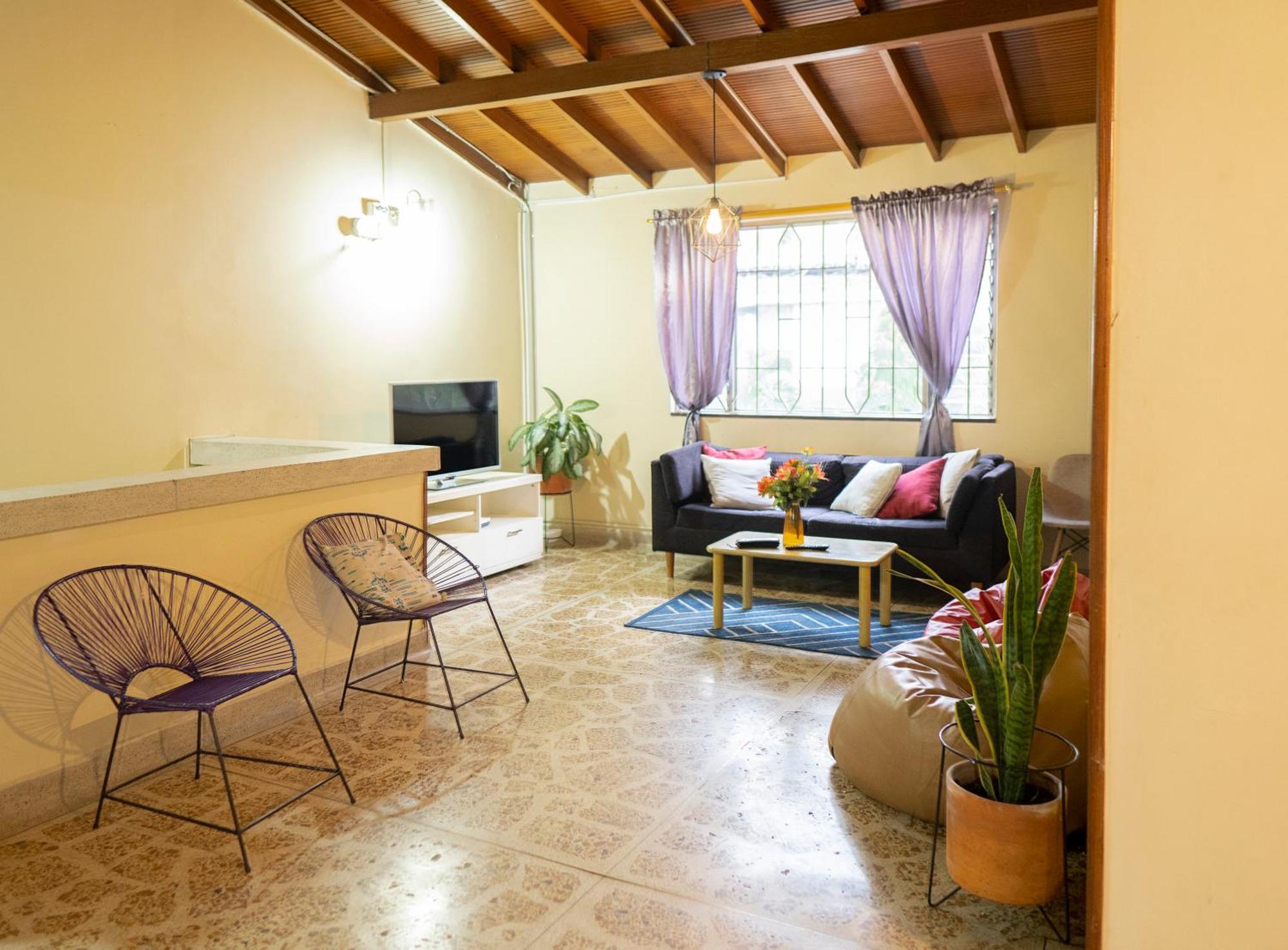Buntes House-Casa Hotel Laureles-Estadio ميديلين المظهر الخارجي الصورة