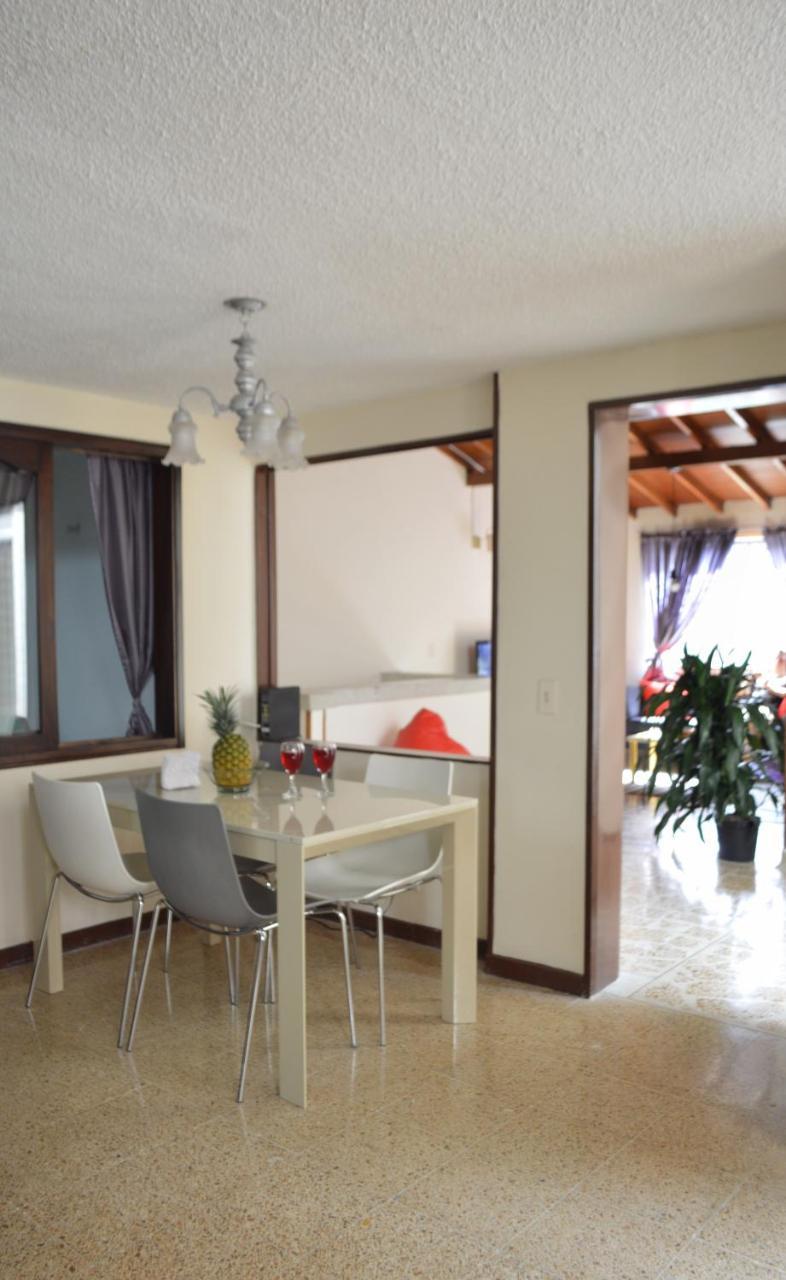 Buntes House-Casa Hotel Laureles-Estadio ميديلين المظهر الخارجي الصورة